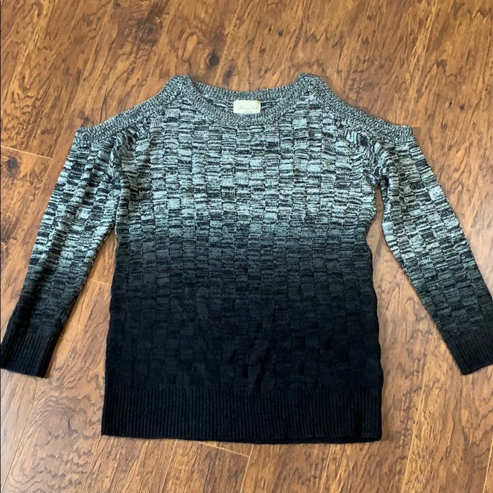 Jillian and Nicole cold shoulder sweater, medium